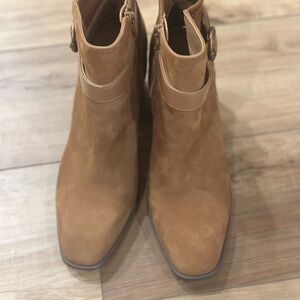 Vionic Tan Ankle Booties